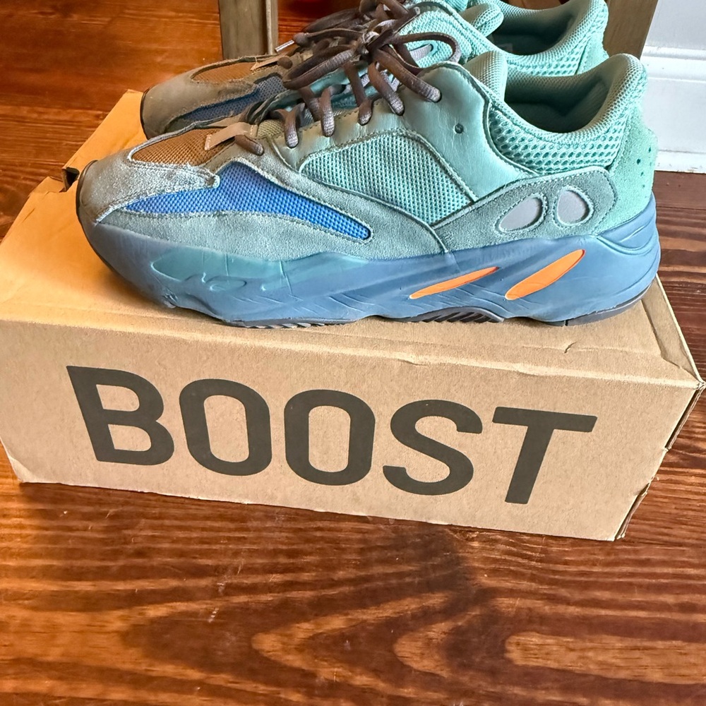 Yeezy Boost 700 Fade Azul Green and Gray Sneakers with Chunky Midsole